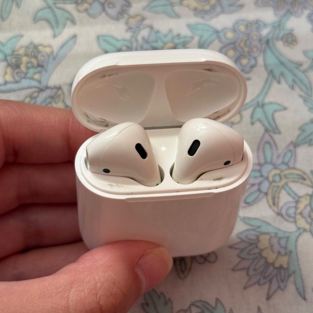 IPhone 11 Bundle - Picture 7 of 13